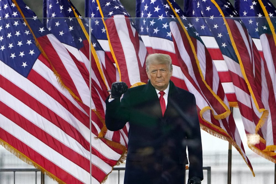 Ông Trump đang hứng nhiều chỉ trích sau vụ người biểu bình xông vào Quốc hội Mỹ. (Ảnh: AP)