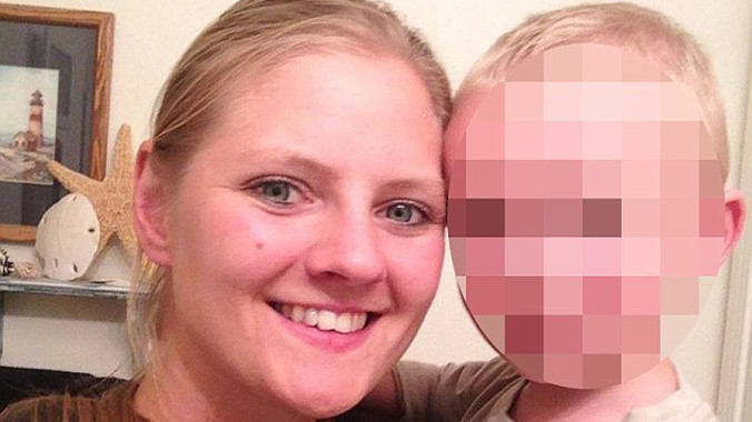 Veronica J. Rutledge đã bị cậu con trai 2 tuổi vô tình bắn chết.