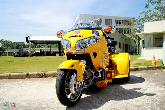 Những trang bị trên xe không kém gì trên xe hơi. 