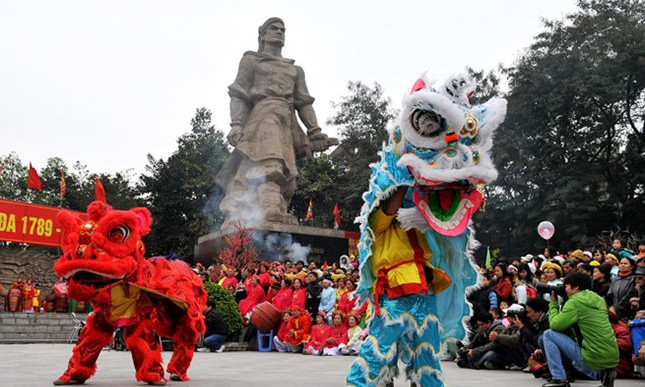 Lễ hội gò Đống Đa được tổ chức vào mùng 5 Tết.