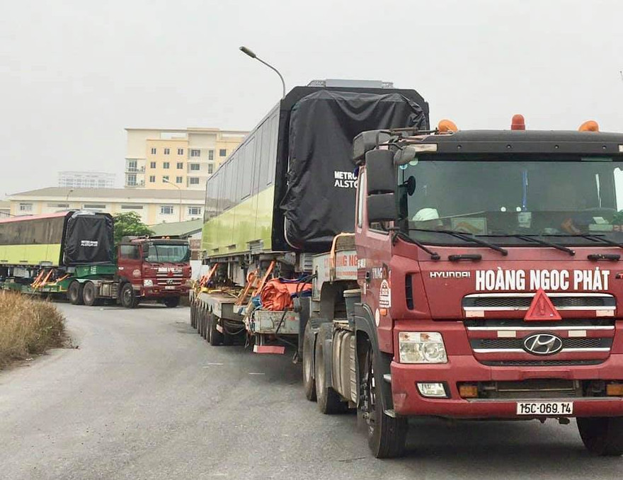 Hình ảnh đoàn tàu metro thứ 3 về Hà Nội