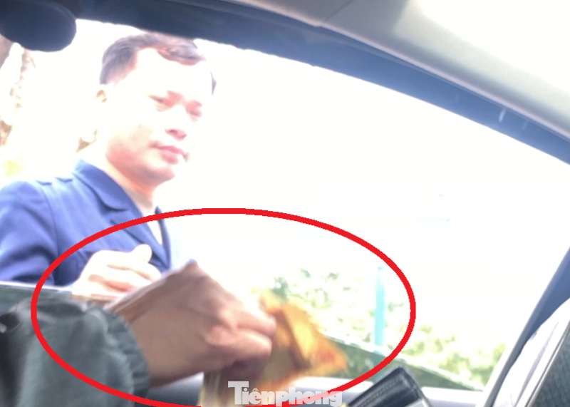 Lật tẩy nhiều bãi xe 'máy chém' tại Hà Nội