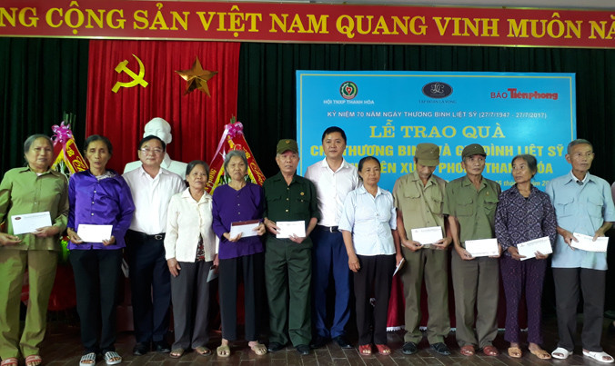 Trao 200 suất quà cho cựu TNXP Thanh Hóa