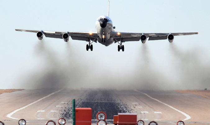 Máy bay WC-135 Constant Phoenix của Không quân Mỹ (Ảnh: Aviationist)