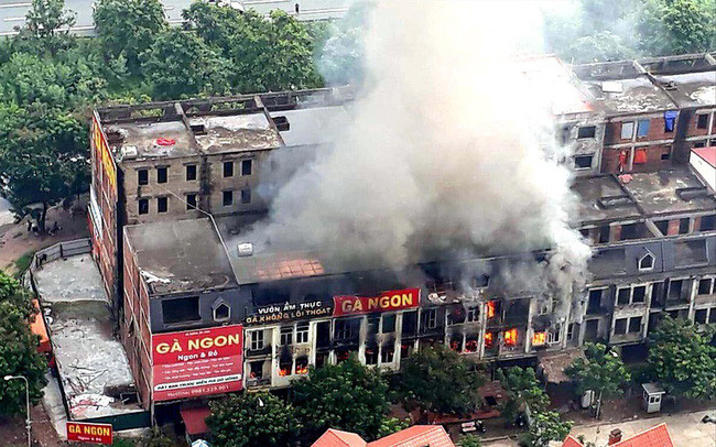 Cháy nổ các khu biệt thự 'tiền tỷ' bỏ hoang: Hiểm họa được báo trước