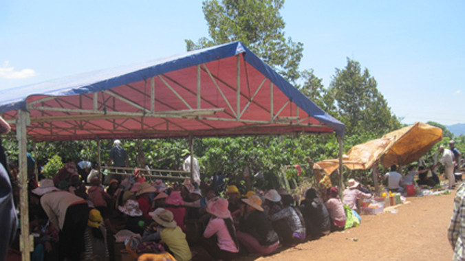 Gia đình đang tổ chức mai táng cho nạn nhân.