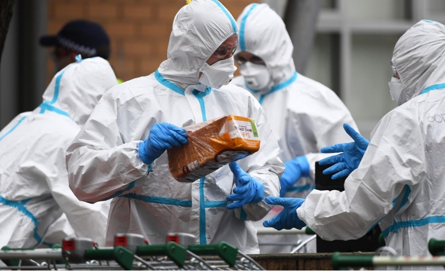 3.000 dân trong các tòa chung cư của TP Melbourne sẽ bị cấm ra ngoài, kể cả đi mua lương thực. (Ảnh: SCMP)