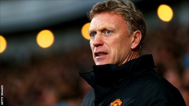 Moyes lo lắng vì Persie không thể thi đấu