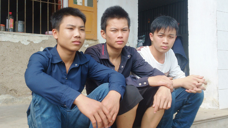  Các "thủ phạm" cướp mũ từ trái qua: Hùng, Thịnh, Lộc