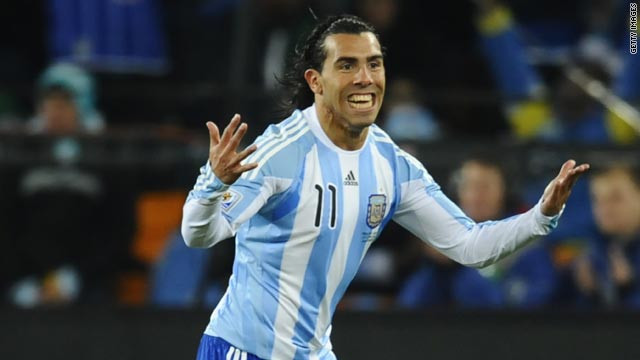 Argentina ‘cải tổ’, Tevez vẫn bị loại