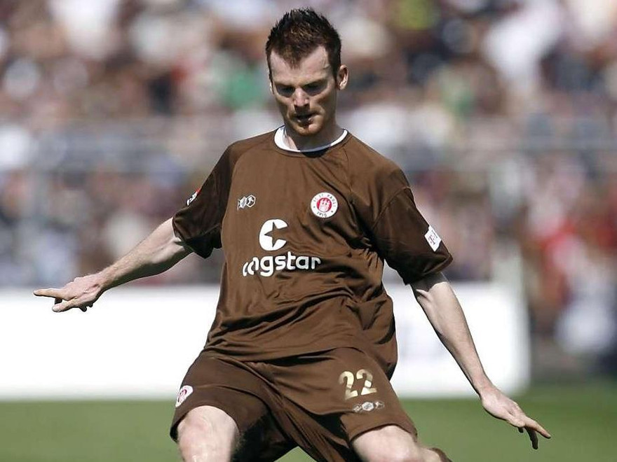 Hậu vệ người Đức tự tử vì trầm cảm