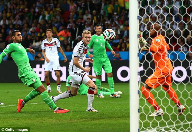 Đức đã gặp may trước Algeria