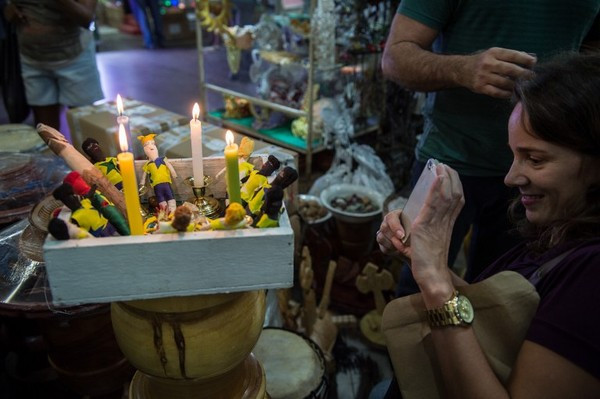 Nghi thức cầu nguyện yểm bùa đối thủ của pháp sư Brazil