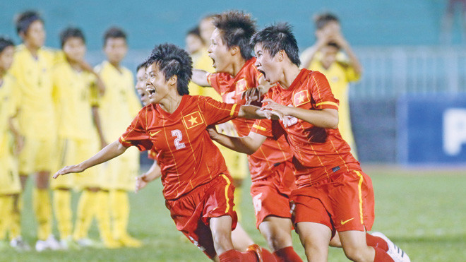  Liệu các cầu thủ nữ VN có cơ hội tham dự và ăn mừng chiến thắng tại SEA Games 28 tại Singapore năm 2015?. ảnh: VSIA