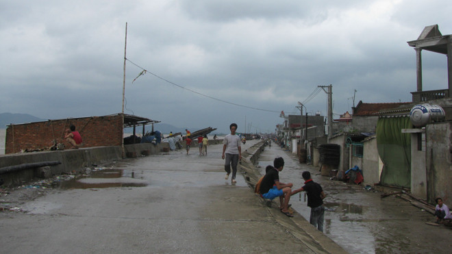 Một đoạn đê biển tại xã Ngư Lộc, huyện Hậu Lộc (Thanh Hóa). Ảnh: Hoàng Lam