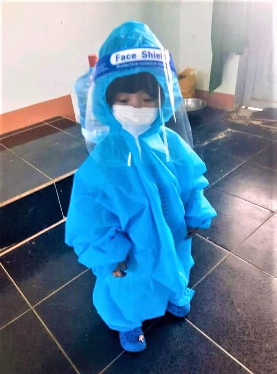 Em T.Q.H mới 3 tuổi đã bị ung thư, nay bị nhiễm COVID-19