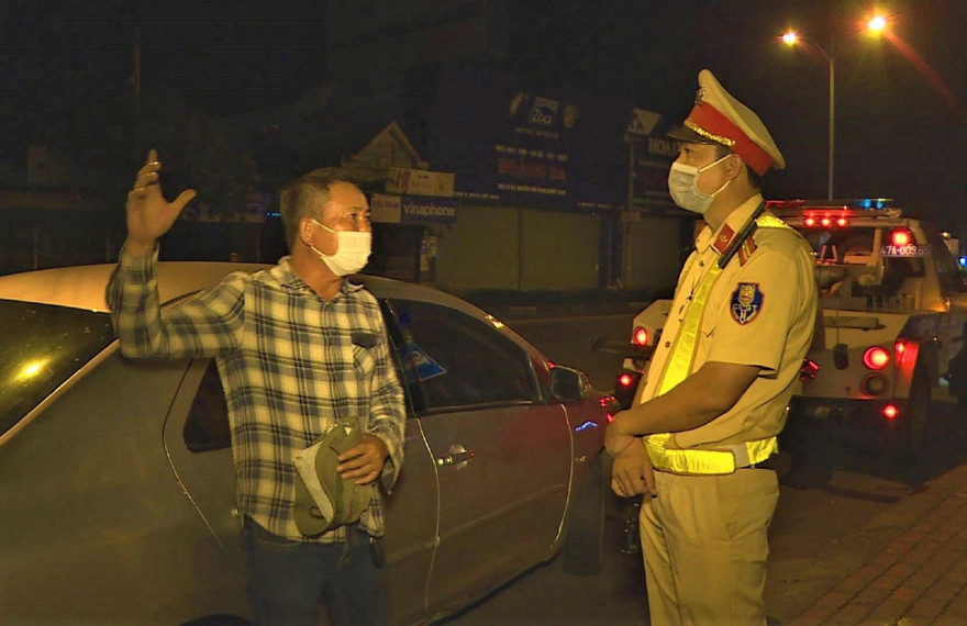 Tài xế không chấp hành yêu cầu đo nồng độ cồn