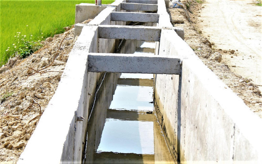 Kênh dẫn nước vùng hạ du bị phản ánh thiết kế cao hơn thượng nguồn