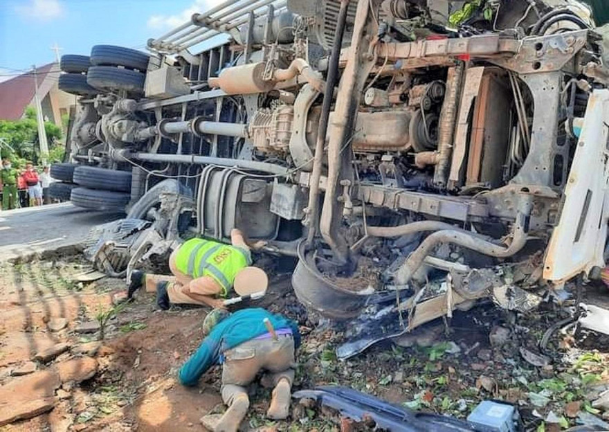 Lực lượng chức năng tìm kiếm người bị nạn