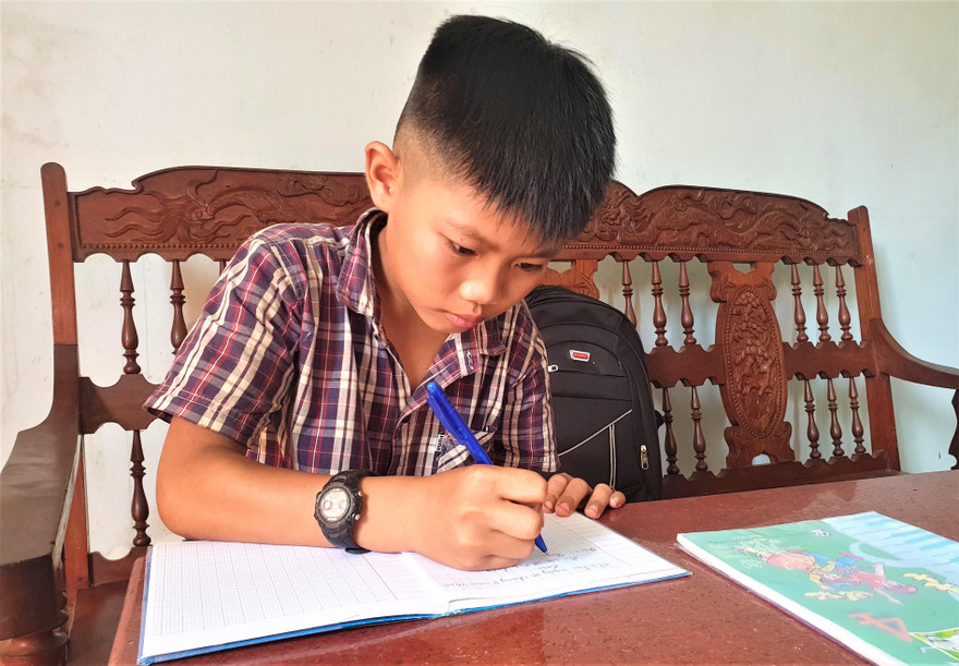 Nguyễn Đình Cảm ôn tập kiến thức, chuẩn bị cho năm học mới