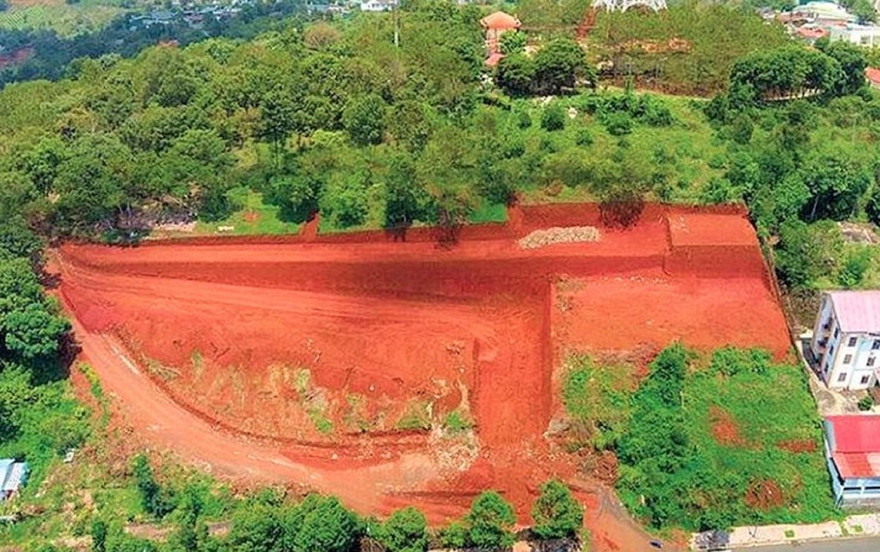 Quả đồi đẹp nhất TP. Gia Nghĩa bị san ủi, biến dạng. Ảnh: CTV