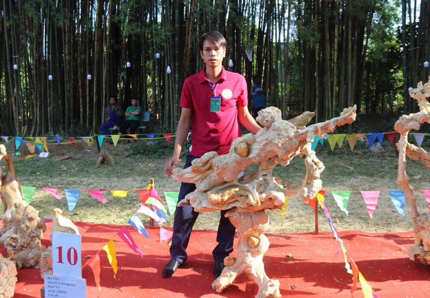 Tác phẩm 'Sung túc' đoạt giải nhất 