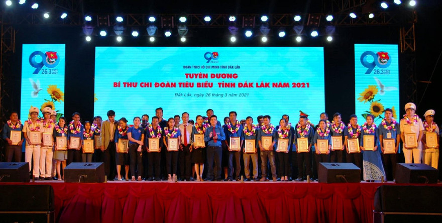 Bí thư chi đoàn tiêu biểu được tuyên dương