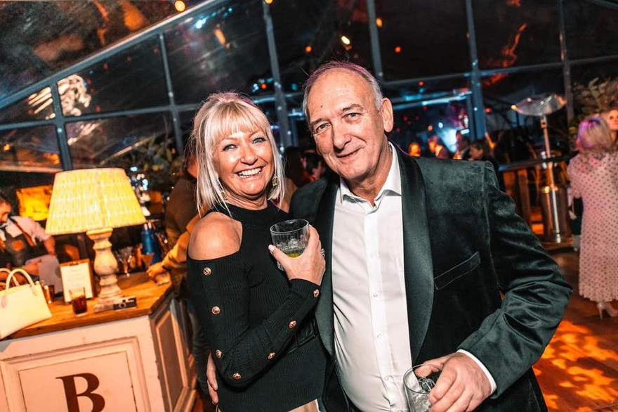 Ông Ted Beckham và vị hôn thê Hilary Meredith.