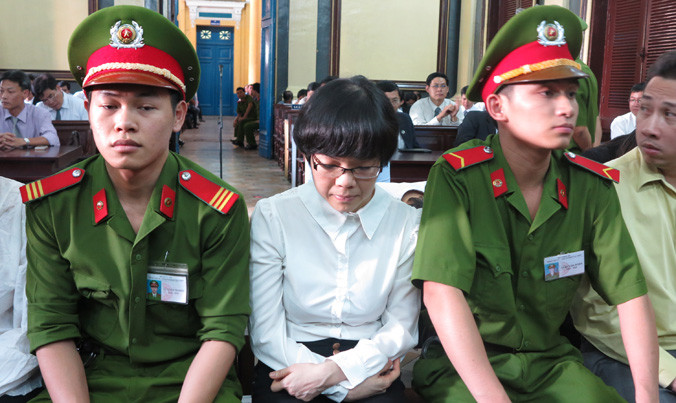 ‘Siêu lừa’ Huỳnh Thị Huyền Như tại một phiên tòa. Ảnh: Tân Châu.