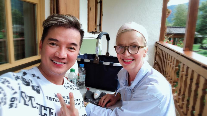 Đàm Vinh Hưng tươi tỉnh trong bức ảnh mới đăng, không còn vẻ mệt mỏi, chán chường trước đó. 