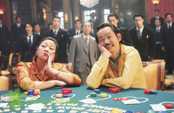 Cặp vợ chồng chủ khu Chuồng Heo trong "Tuyệt đỉnh kungfu" do Nguyên Thu và Nguyên Hoa thủ vai.