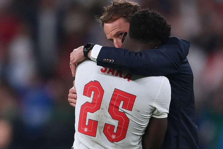 HLV Southgate nhận trách nhiệm, lý giải vì sao chọn Saka đá lượt cuối