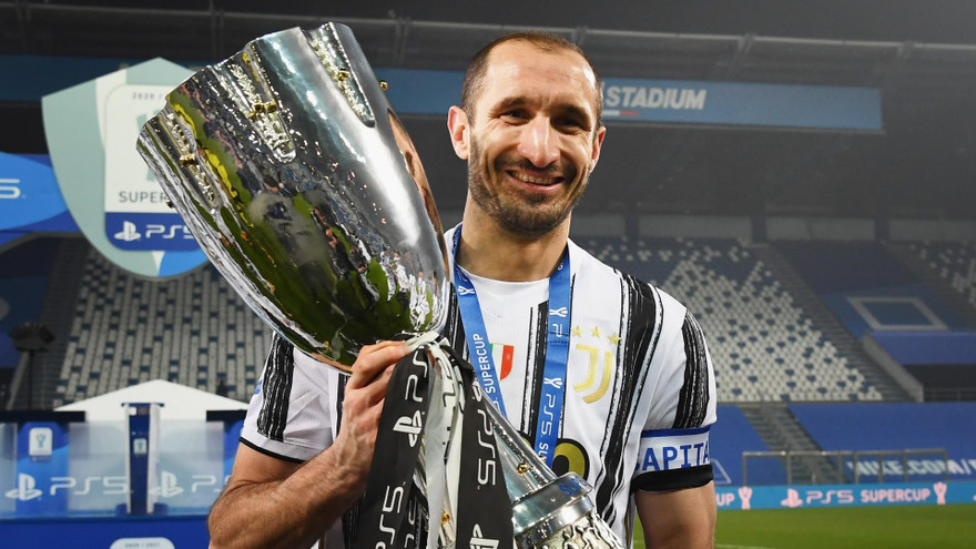 Juventus tiếp tục dang tay, 'cứu' nhà vô địch EURO Chiellini khỏi cảnh thất nghiệp