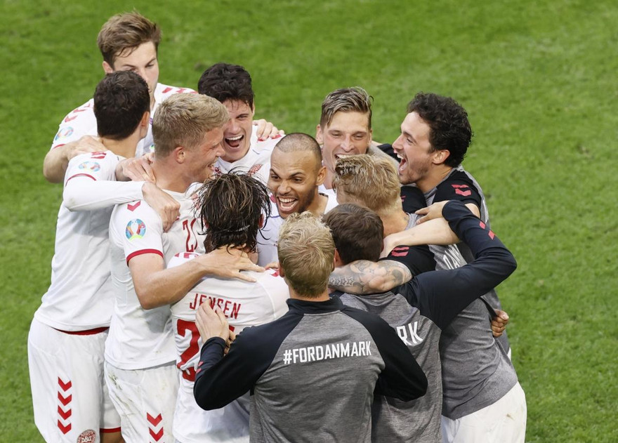 Xứ Wales 0-4 Đan Mạch: Cơn thịnh nộ của 'Những chú lính chì'