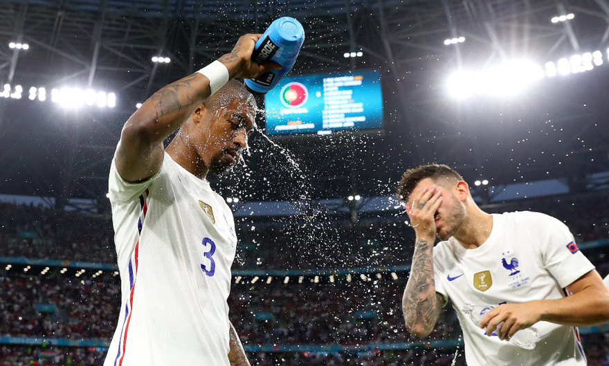 Trước đại chiến, đội tuyển Pháp sợ nhất cái nóng khủng khiếp và 'cơn bão' chấn thương