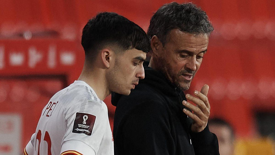 Pedri, báu vật tuổi 18 của bóng đá Tây Ban Nha