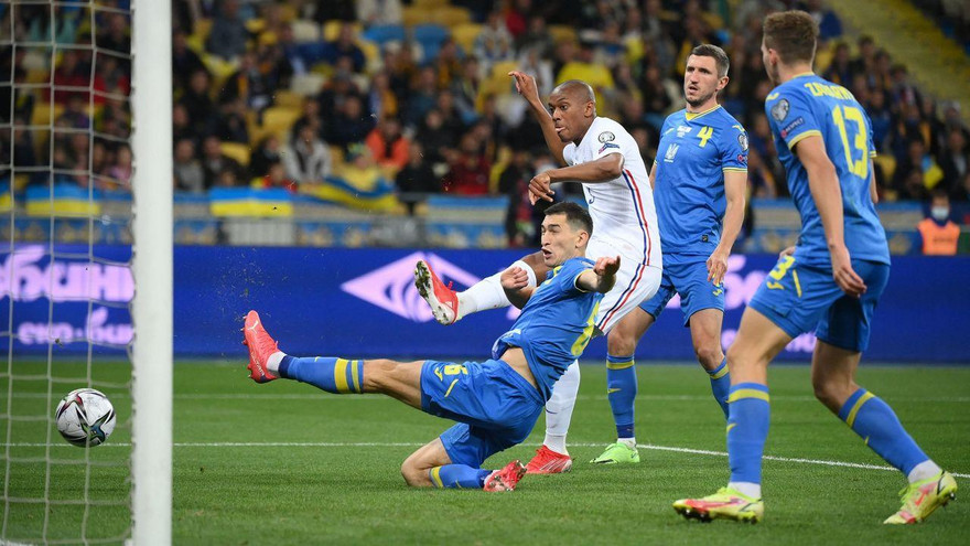 Sao M.U giữ lại một điểm cho Pháp, Áo thua thảm Israel