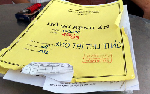 Giám đốc thuê người tiêm máu HIV vào bé trai bị... tâm thần