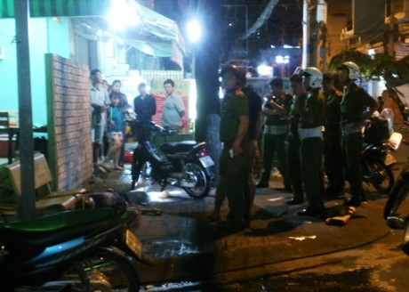 Công an huyện Cần Giuộc bảo vệ hiện trường vụ án mạng