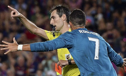 Zidane tin rằng Ronaldo không đáng bị đuổi. Ảnh: AP.