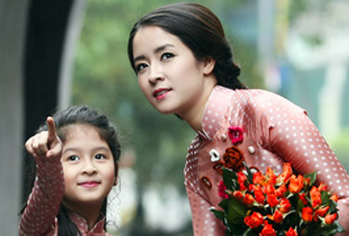 Thùy Dương 'Người phán xử' từng phải bán đồ cá nhân để có tiền nuôi con