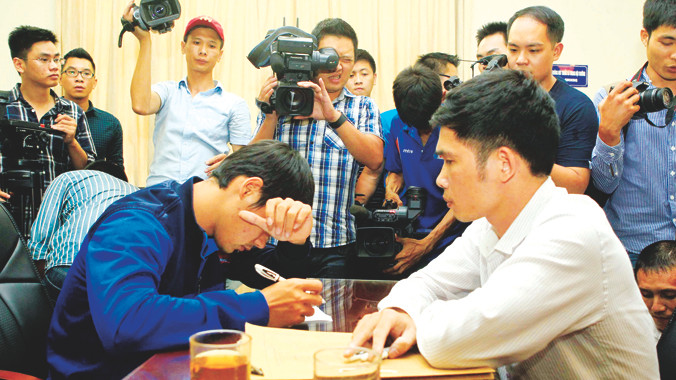 Phan Lưu Thế Sơn từng được trao cơ hội làm lại sau cú đá phản lưới nhà ở giải U21 quốc tế 4 năm trước, nhưng cuối cùng vẫn sa bước vực sâu. ảnh: VSI