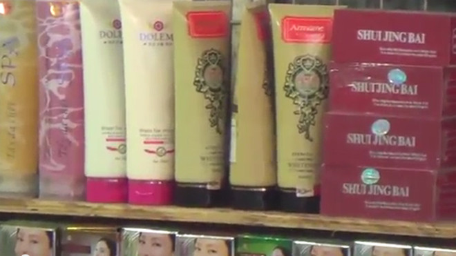 Tem 'chống hàng giả' bán ngập thị trường