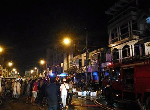 Hoả hoạn xảy ra tại trung tâm quận Bình Thạnh. Ảnh: CTV.