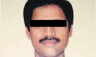 Giáo viên xấu số Mukesh Kumar.