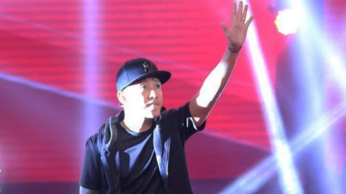 Tuấn Hưng trong đêm liveshow 2. Ảnh: Maison de bil.