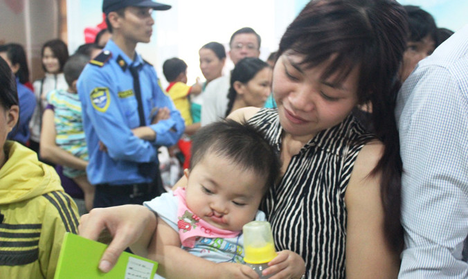 “Phẫu thuật nụ cười” hi vọng mới cho trẻ kém may mắn