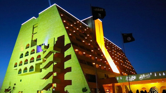 Những hình ảnh từ kênh truyền hình của IS cho thấy khách sạn năm sao của IS có tên Ninawa Hotel ở Mosul (Iraq) dường như đã sẵn sàng để đón khách.