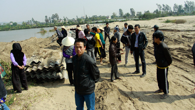  Người dân phát hiện trên 40 ngôi mộ đã bị di dời 