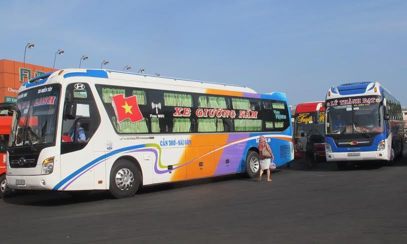 Xe khách hoạt động tại bến xe Miền Tây – TP HCM.